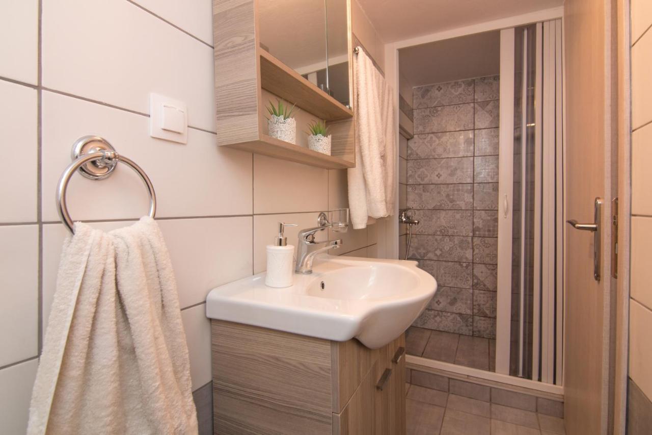 コルフ島Loft Renovated Flat 5' From The Old Town Corfuアパートメント エクステリア 写真